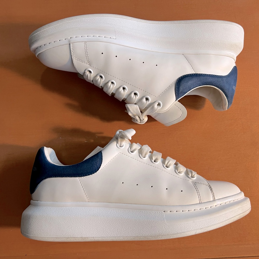 Alexander McQueen - oversized sneaker